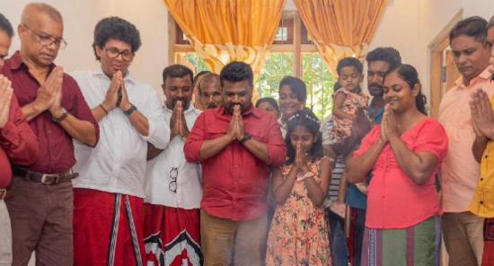 අවුරුදු උදාව සැමරීමට එක් වූ ජනපති